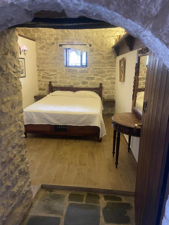 Konaku Guest House Gjirokastër Екстериор снимка