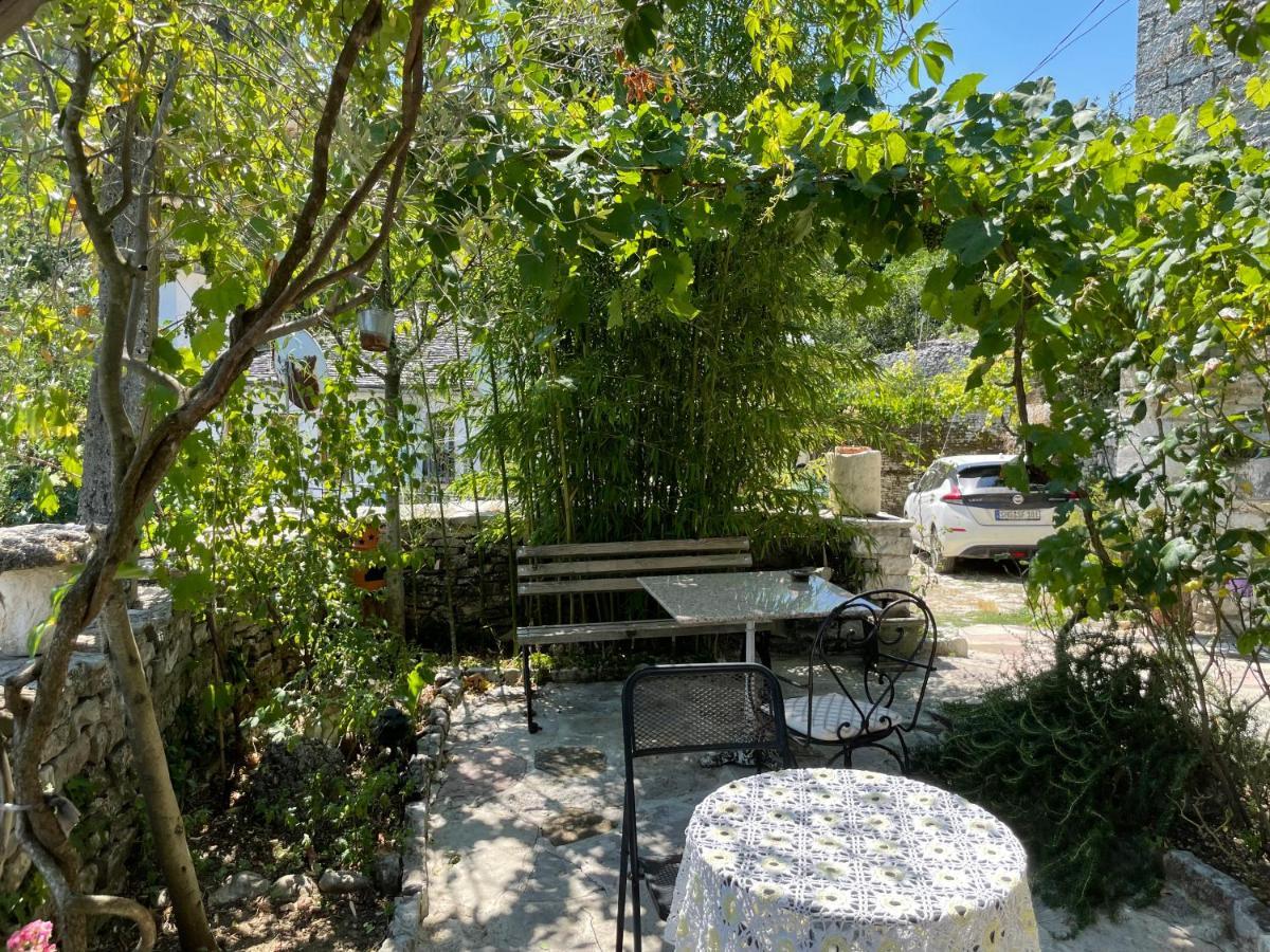 Konaku Guest House Gjirokastër Екстериор снимка