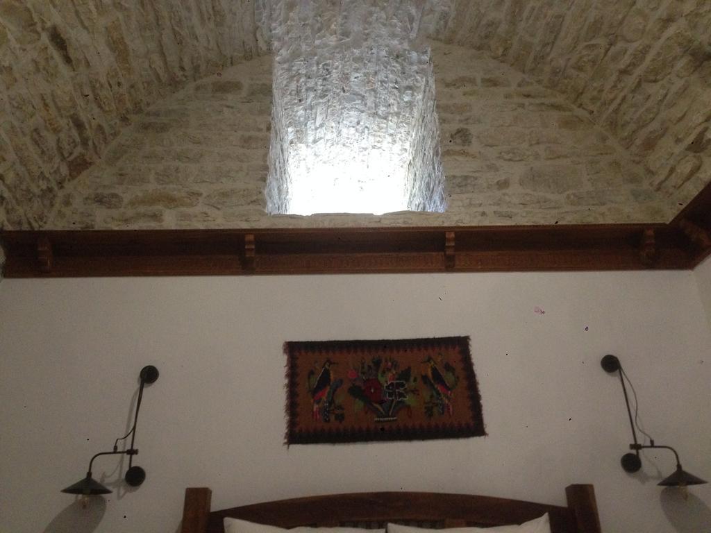 Konaku Guest House Gjirokastër Екстериор снимка