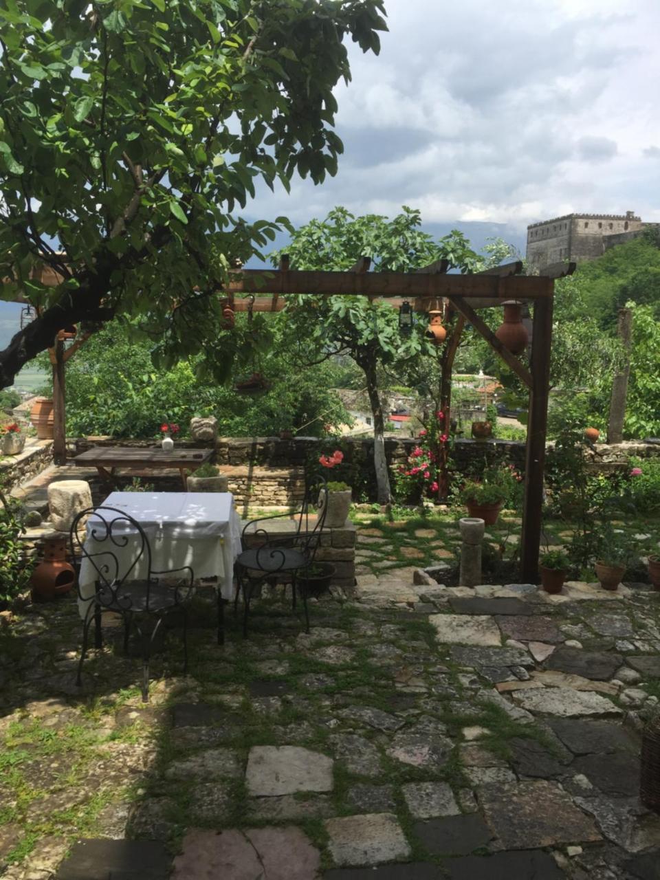 Konaku Guest House Gjirokastër Екстериор снимка
