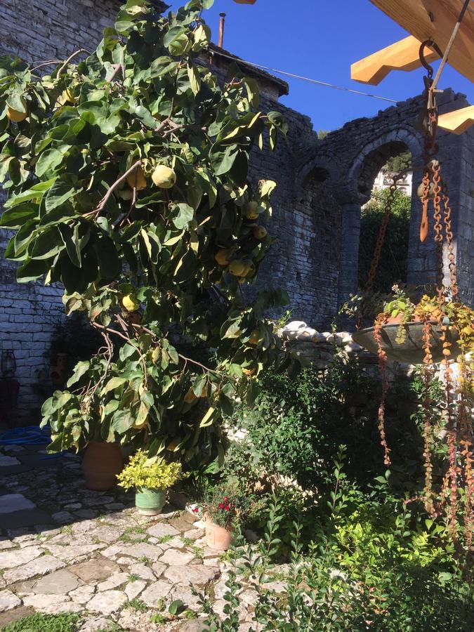 Konaku Guest House Gjirokastër Екстериор снимка