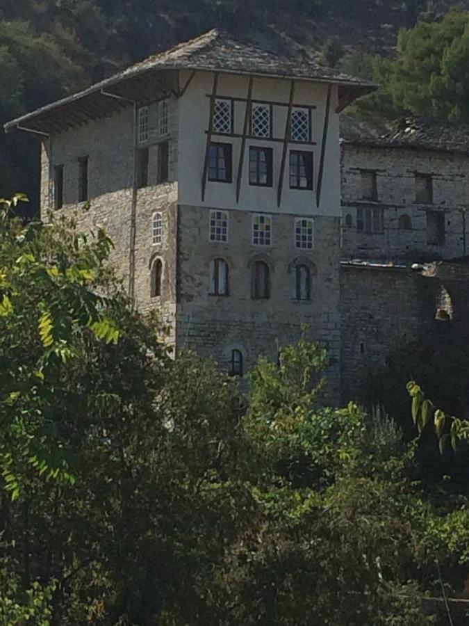 Konaku Guest House Gjirokastër Екстериор снимка