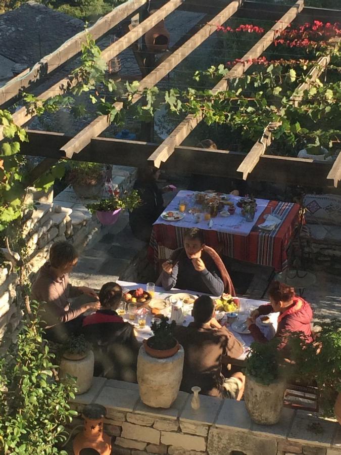 Konaku Guest House Gjirokastër Екстериор снимка