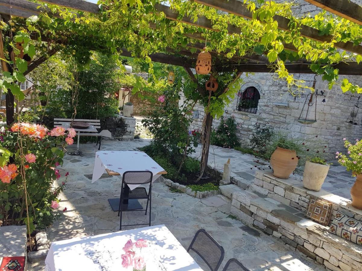 Konaku Guest House Gjirokastër Екстериор снимка