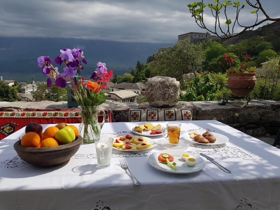 Konaku Guest House Gjirokastër Екстериор снимка